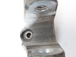  Engine holder 