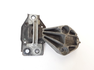 RENAULT Megane II (2002–2009) Engine mount 8200325283 - 2
