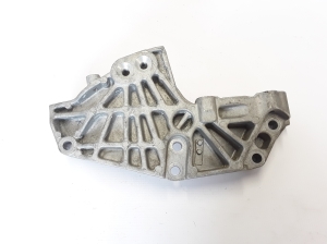 RENAULT Laguna III (2007–2015) Engine bracket 8200741758 - 2