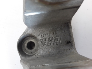  Engine holder 