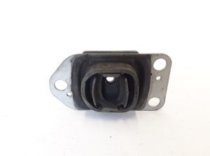 Gearbox mount - 8200689120