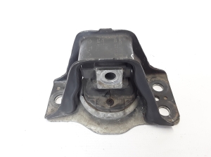 RENAULT Megane II (2002–2009) Engine mount 8200338381 - 2