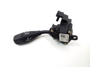   Steering wheel adjustment switch 