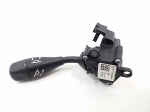   Steering wheel adjustment switch 