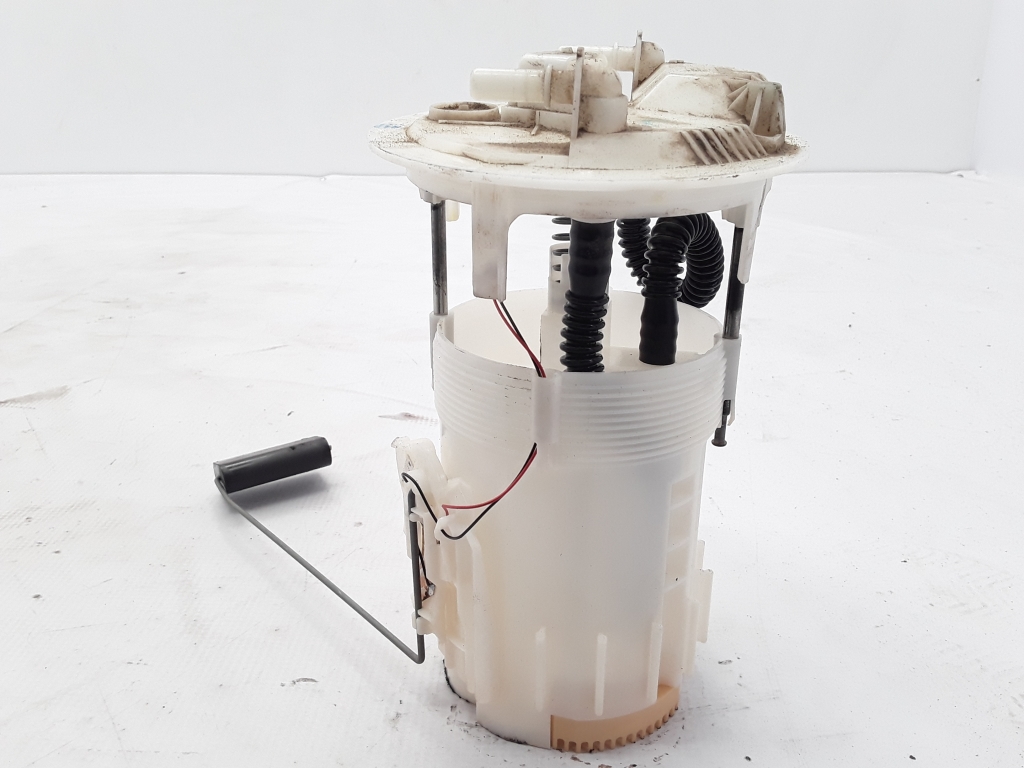 Used RENAULT Kangoo Fuel pump in the tank 8200957885