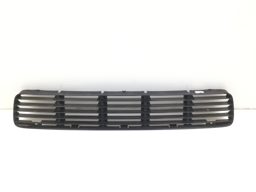 Volkswagen Caddy II (1995–2004) Front bumper lower grille 6K5853677 Volkswagen Caddy II (1995–2004) Front bumper lower grille 6K5853677