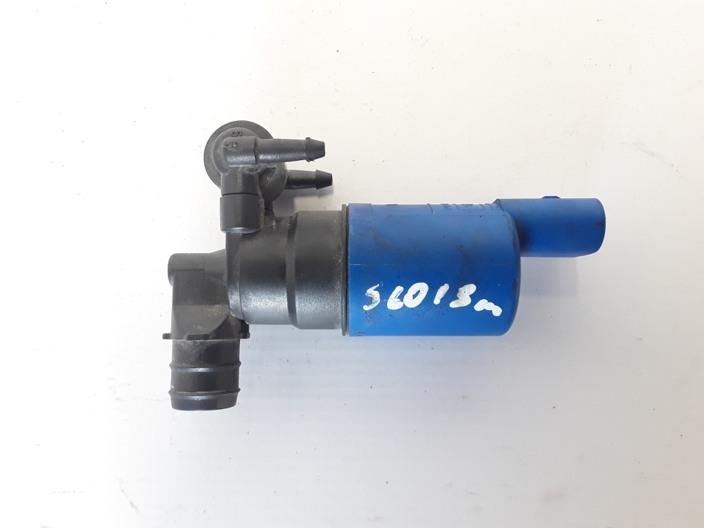 VOLVO S60 2 generation (2010-2020) Moteur de réservoir de laveuse AV6113K082AA 22318705