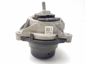 Engine mount - 678766301