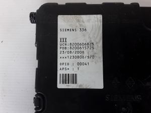 RENAULT Megane II (2002–2009) UCH-Steuergerät 8200606825 - 2