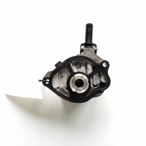 Used Mercedes Benz C-Class Vacuum pump A2722300565