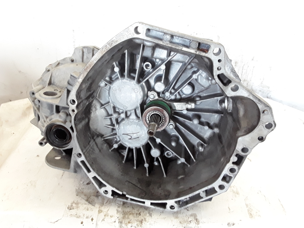 Used RENAULT Trafic Gearbox PF6050