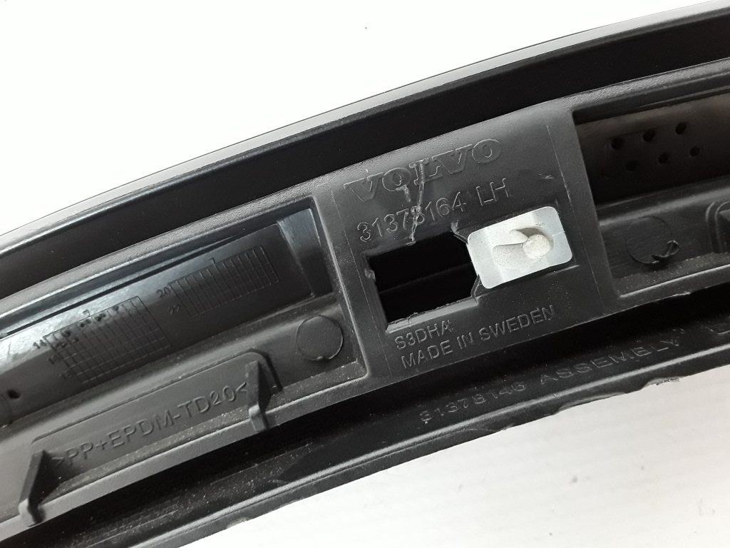 VOLVO XC90 2 generation (2014-2024) Rear Left Fender Molding 31378164 22319258