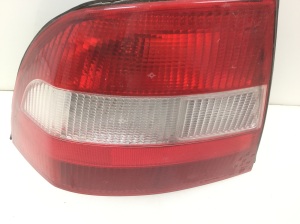 Opel Vectra B (1995–2002) Hintere Eckleuchte und ihre Teile - 2