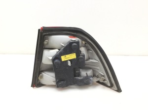 Opel Vectra B (1995–2002) Hintere Eckleuchte und ihre Teile - 3