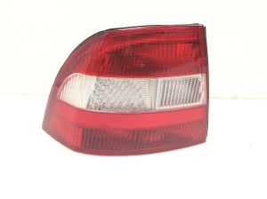 Hintere Eckleuchte und ihre Teile