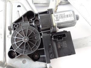 RENAULT Megane III (2008–2016) Esiukse aknatõstuk 807200001R - 3