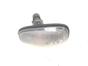 Front fender turn signal - 90560403