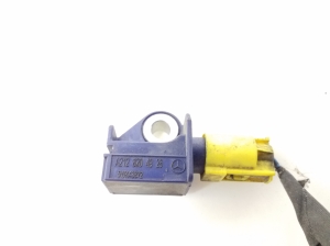 Mercedes Benz E-Class W207 (2009–2017) Airbagsensor A2128204926 - 2