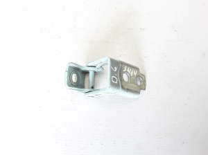   Charnière de porte latérale arrière inférieure  - 824213744R 