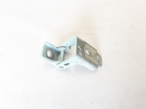  Rear side door lower hinge  - 824213744R 