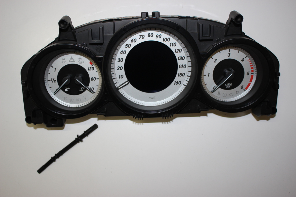 MERCEDES-BENZ C-Class W204/S204/C204 (2004-2015) Speedometer A2049004408, A2049002708, A2049008807 21426542