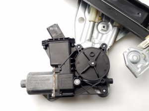 Opel Meriva (2010–2017) Aizmugurējo durvju logu pacēlājs 961486 - 4