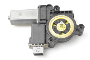 BMW 3 SERIES F31 (2011–2026) Esiukse aknatõstuki mootor 71019003 - 4