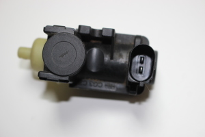 AUDI A4 B8 (2007–2016) Magnetventil 8K0906627 - 2