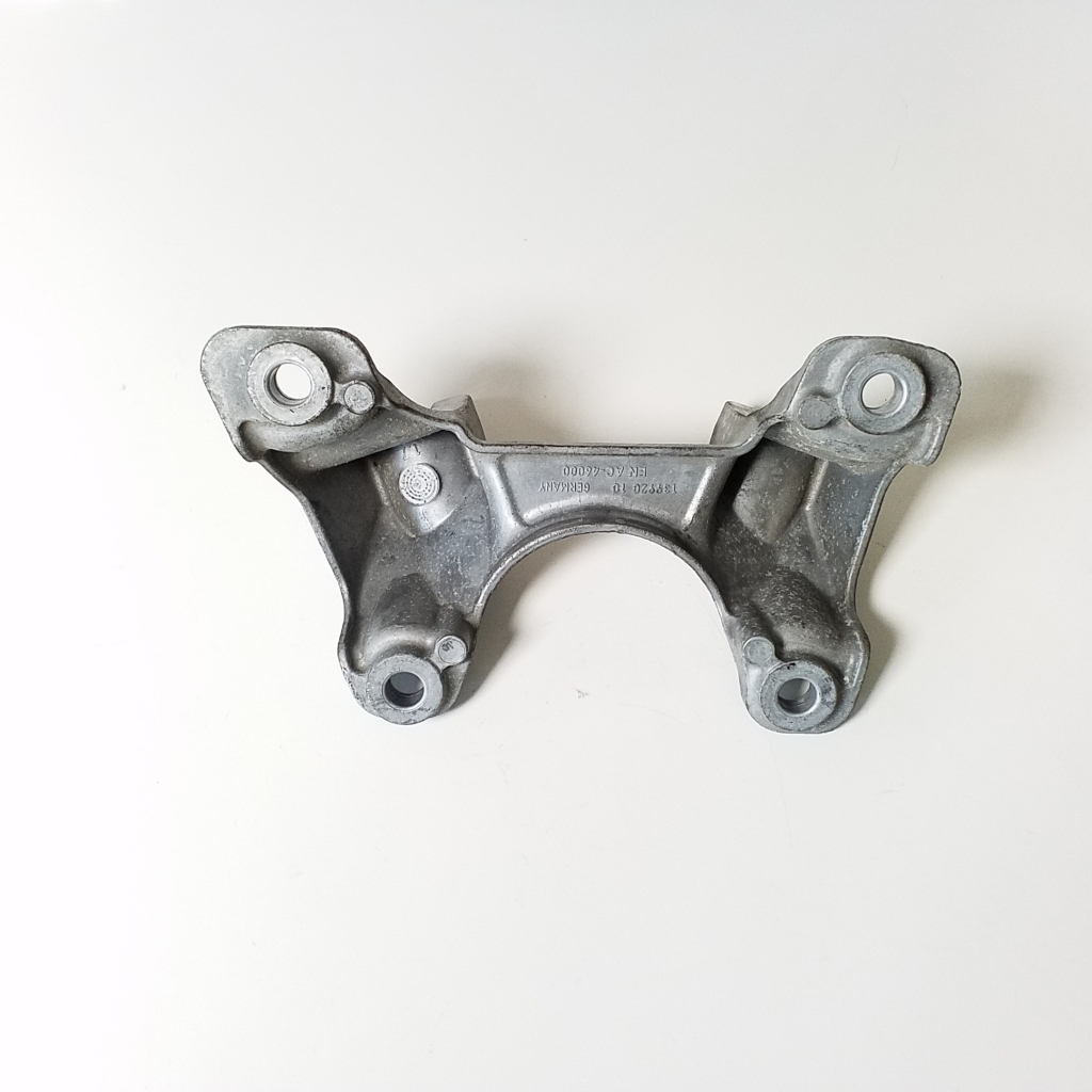 BMW 3 Series E90/E91/E92/E93 (2004-2013) Gearbox Mount Bracket 6774105 21431603