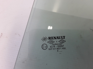 RENAULT Clio IV (2012–2019) Rear side door glass 823018786R - 2