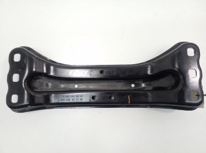 Mercedes Benz C-Class 205 (2014–2021) Käigukasti kinnitus A2052420901 - 2