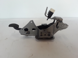 RENAULT Clio IV (2012–2019) Piduripedaal 465016701R - 4