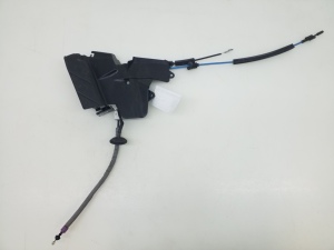 Mercedes Benz C-Class 204 (2007–2014) Rear side door lock A2047300435 - 3