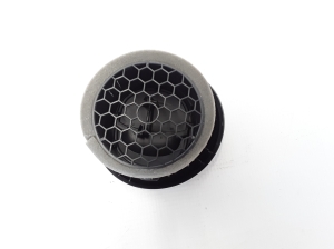 RENAULT Clio IV (2012–2019) Dashboard air vent grilles 687601310R - 2