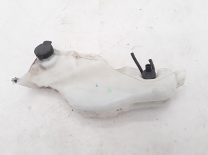  Windscreen washer tank front 