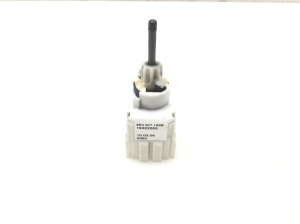 Clutch pedal switch - 8E0927189B