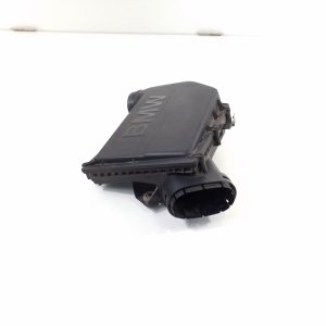 BMW 5 SERIES F10 (2010–2017) Luftfiltergehäuse 7604404