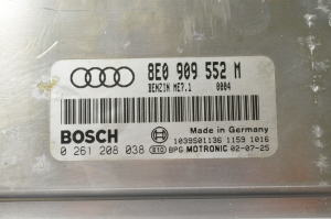 AUDI A4 B6 (2000–2005) Engine control unit 8E0909552M - 4