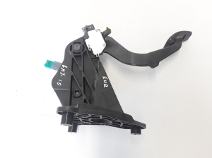 RENAULT Latitude (2010–2017) Siduripedaal 465030055R - 2