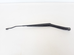  Windshield wiper blade 