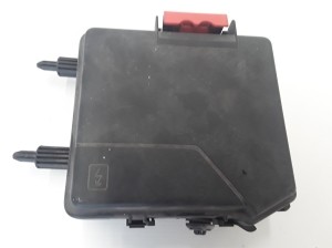   Sicherungskastenhalter unter der Motorhaube  - 284B10001R 