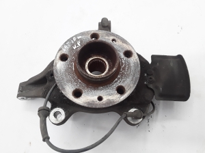 Front wheel hub - 400150006R
