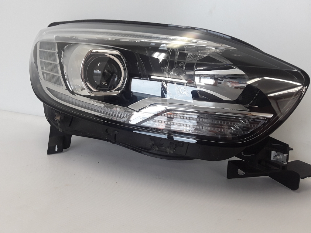 Used RENAULT Scenic Headlights 260101685R