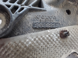VOLVO XC70 (2000–2007) Front underbody protection 3063993 - 3