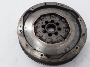  Clutch flywheel 