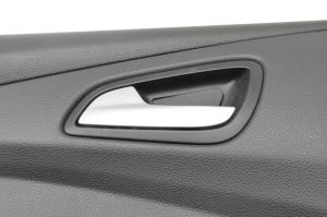  Upholstery of rear side doors 