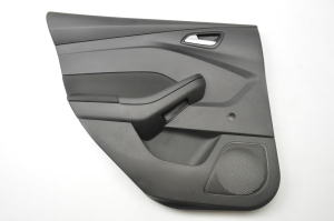  Upholstery of rear side doors 