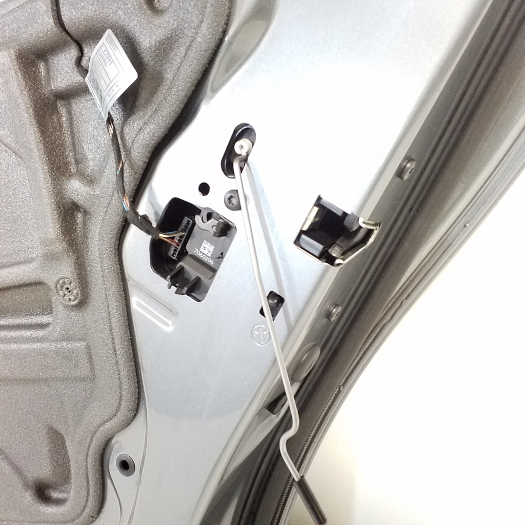 BMW 3 Series E90/E91/E92/E93 (2004-2013) Right Side Sliding Door 7203648 21474171