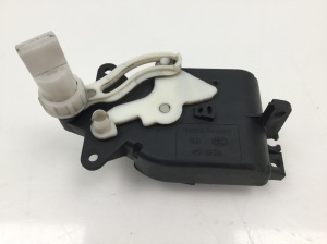 Volkswagen Passat B5 (1997–2005) Stellmotor Heizungsklappe 1J2907511A - 3