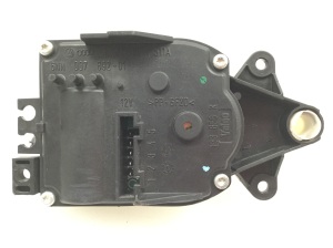 Stellmotor Heizungsklappe - 1J2907511A